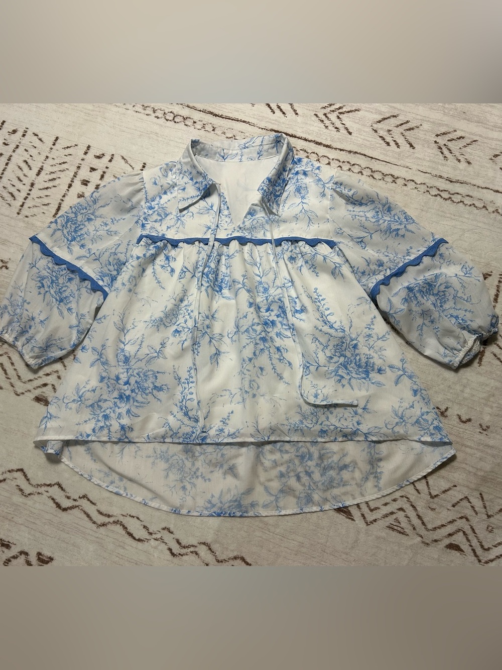 Blue White Toile Floral Babydoll Blouse Puff Sleeve Cottagecore Top S - Picture 2 of 7